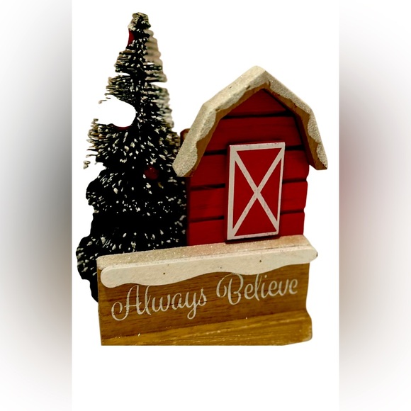 Large barn scene with tree Ornament - Picture 2 of 3